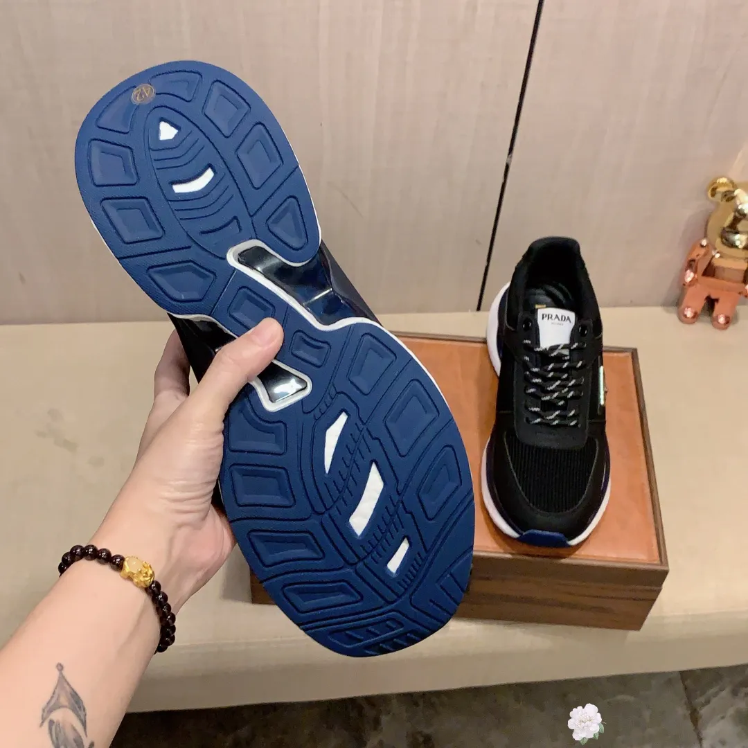 Men's men's shoes💰460💰💰🎩🎩[Lightning][Lightning] "PRADA*" The latest and most popular casual shoes, top brand [seduce] luxury ~ purchasing agency, top ~ quality. [Strong] The upper is made of imported breathable cowhide with material ➕ breathable sheepskin feet (•) and fine workmanship. The original stylish and stylish soft rubber wear-resistant and non-slip outsole is light and comfortable on the feet. The real thing looks better when taken in real life. 004: code: 38-44, 4️⃣ colors